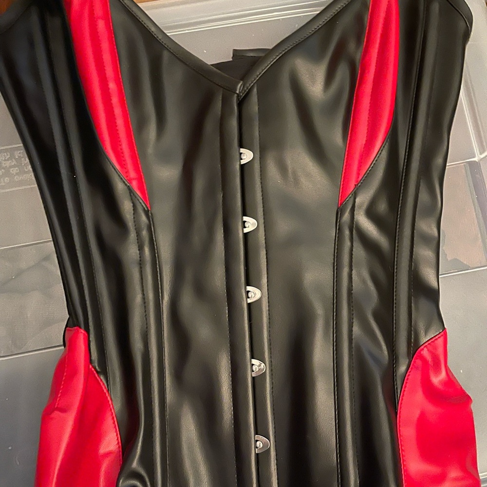 Red and black leather corset real steel boned 26 inch